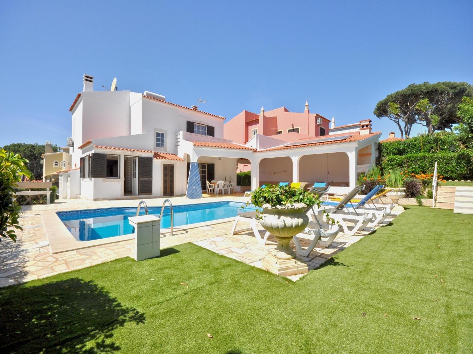 Spacious In The Typical Portuguese Style With Private Swimming Pool Near Ferienhaus *